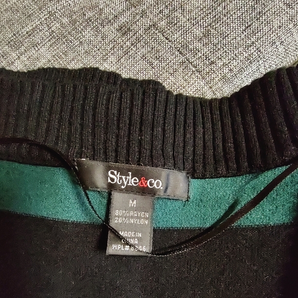 Style &Co. Midnight green black stripe v-neck sweater. Medium. - Picture 5 of 9
